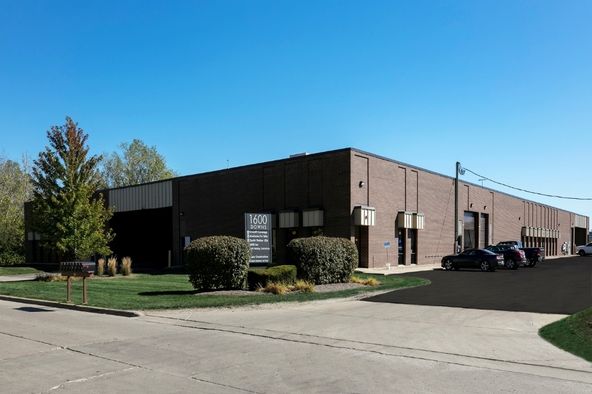 1600 Downs Dr, West Chicago, IL 60185